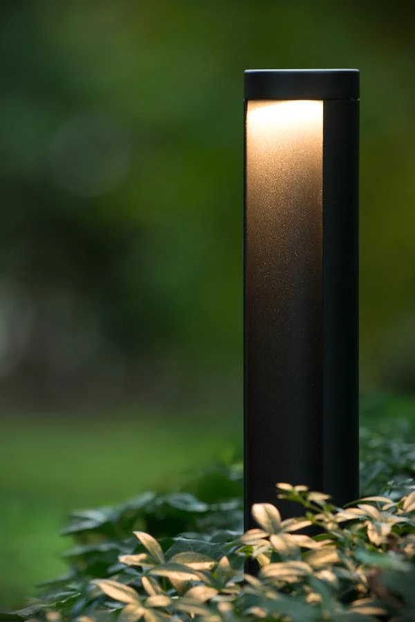 Lucide COMBO - Borne extérieur - Ø 9 cm - LED - 1x9W 3000K - IP54 - Noir - ambiance 2